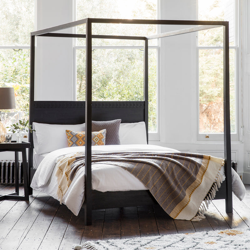 Soho Boutique 6' 4 Poster Bed